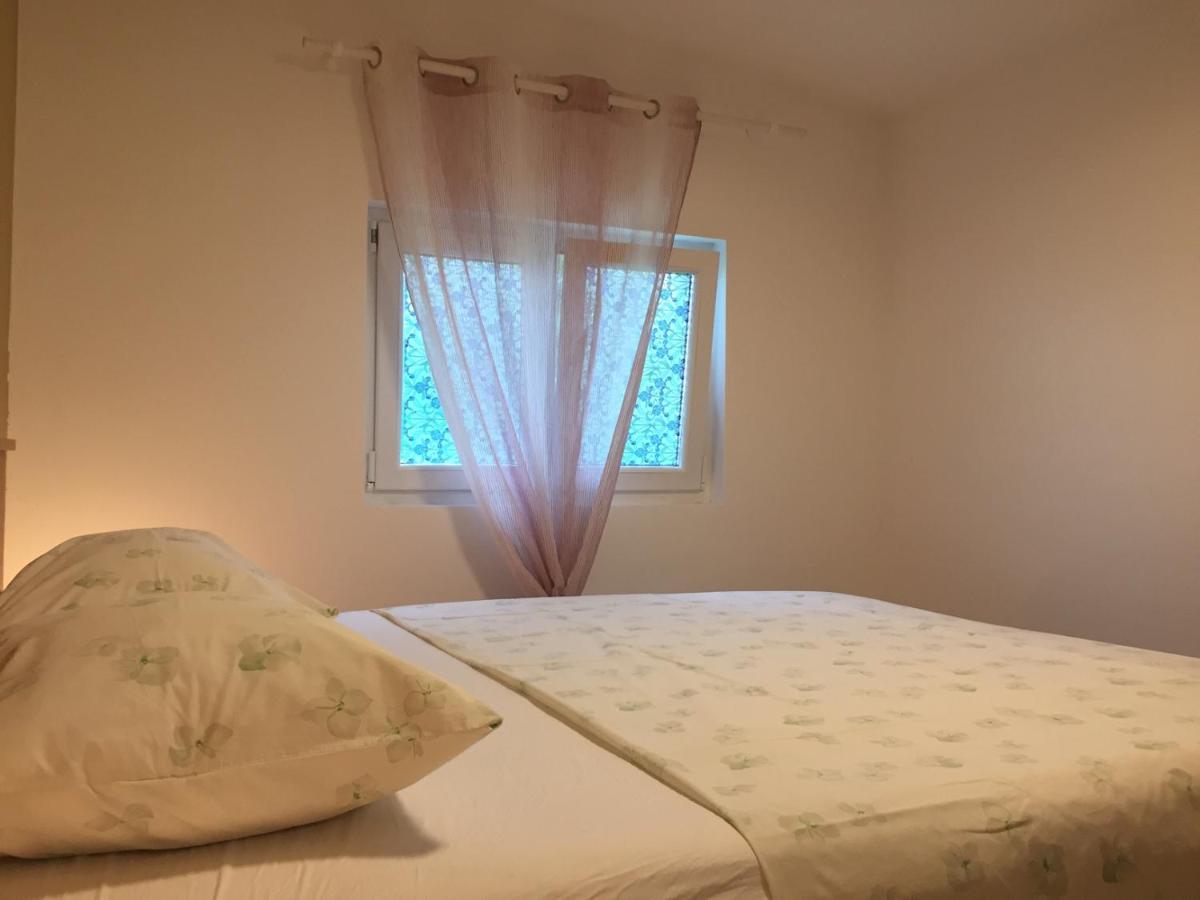 One-Bedroom Apartment, Wifi, Airco, Parking, Washing Machine, Grill Medulin Eksteriør billede